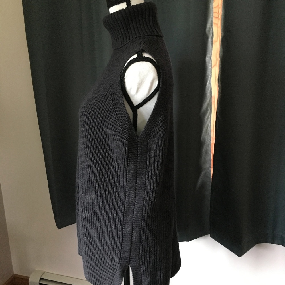 Turtle Neck Sweater Vest - Picture 2 of 4